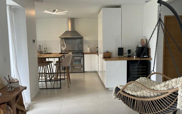 Maison à vendre    5 pièces •  L'Isle-sur-la-Sorgue