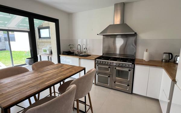 Maison à vendre    5 pièces •  L'Isle-sur-la-Sorgue