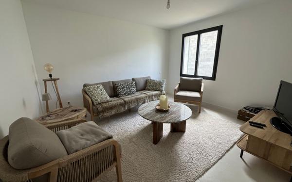 Maison à vendre    5 pièces •  L'Isle-sur-la-Sorgue