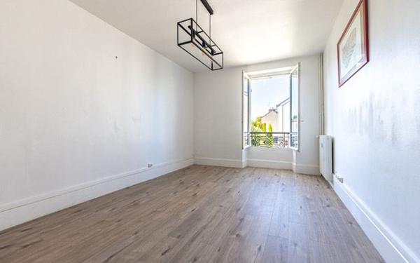 Appartement à louer    3 pièces • 76,35 m2 Rambouillet