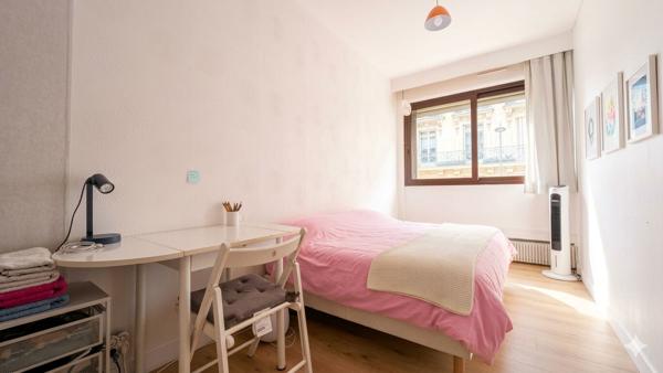 Appartement Paris 2 pièces à deux pas de la prestigieuse Avenue des Champs-Élysées