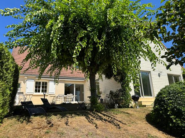 Maison Loué (72) 4 chambres- piscine intérieure