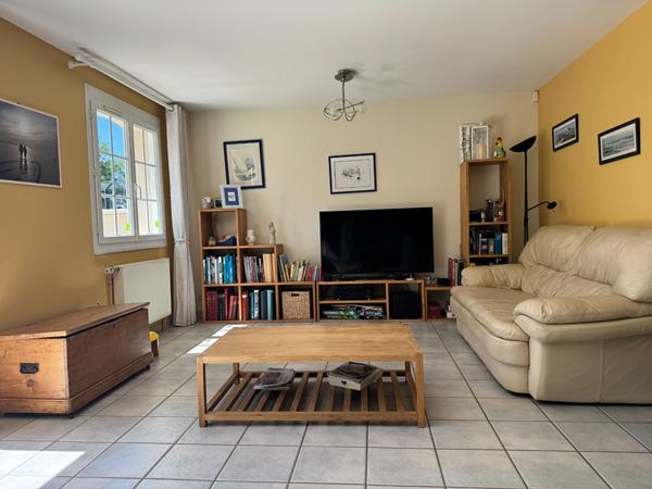 Maison Loué (72) 4 chambres- piscine intérieure