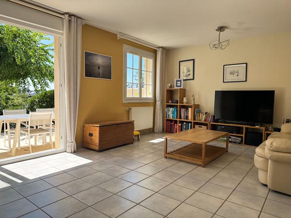 Maison Loué (72) 4 chambres- piscine intérieure