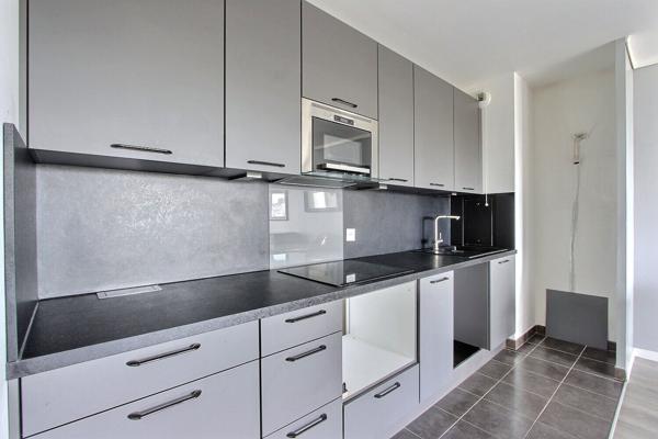 Appartement Asnieres Sur Seine - 3 pièces - 63.9O m2