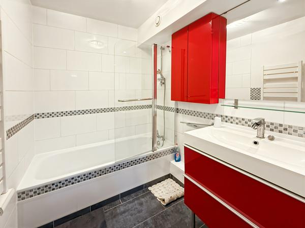 Charmant 2 pièces de 55 m² avec balcons et parking - Calme absolu PARIS 12