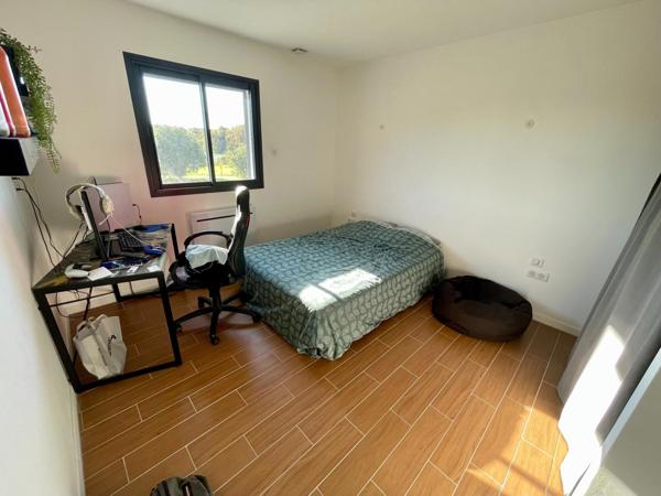 Maison contemporaine avec vue imprenable!