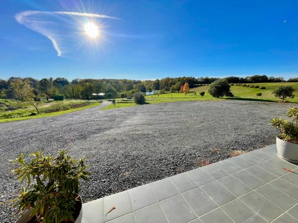 Maison contemporaine avec vue imprenable!