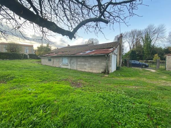 Bourg de Mosnac : Maison à rénover