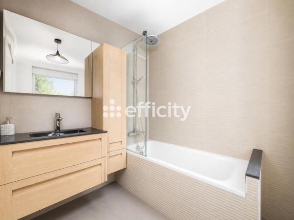 Appartement
         3 pièces
        - 64 m² Exclusivité 430 000 € *