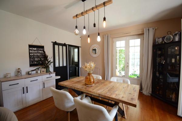 Propriété GRANGE + MAISON + GARAGES + PISCINE proche de LA ROCHEFOUCAULD EN ANGOUMOIS (16)