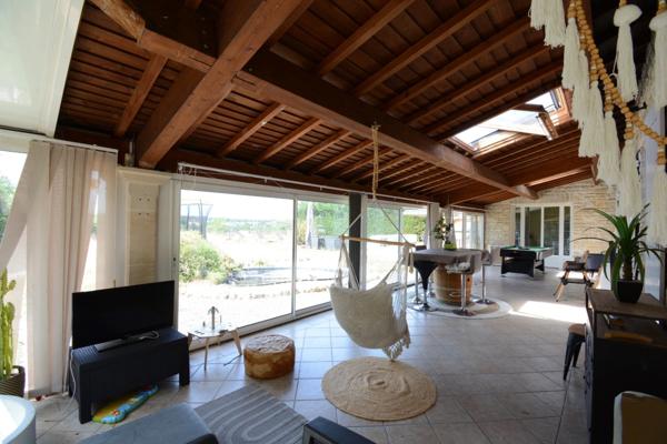 Propriété GRANGE + MAISON + GARAGES + PISCINE proche de LA ROCHEFOUCAULD EN ANGOUMOIS (16)