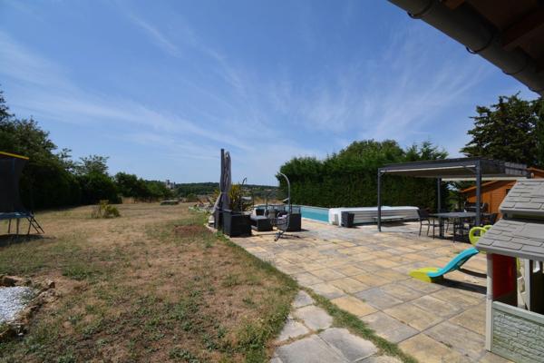 Propriété GRANGE + MAISON + GARAGES + PISCINE proche de LA ROCHEFOUCAULD EN ANGOUMOIS (16)