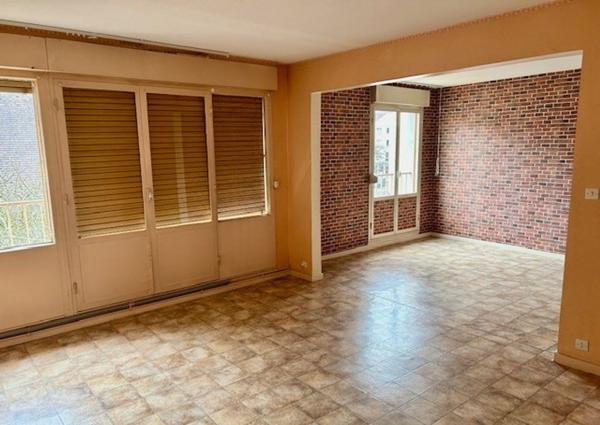 Parking + annexe + appartement