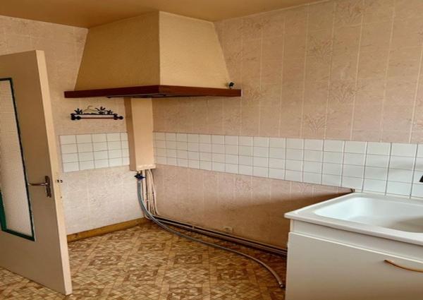 Parking + annexe + appartement