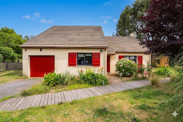 Maison de plain-pied, 107 m² habitables, grande dépendance, garage, terrain de 1870 m²