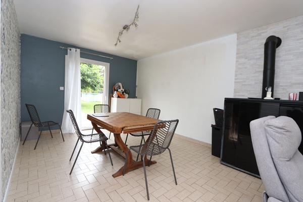 Maison de plain-pied, 107 m² habitables, grande dépendance, garage, terrain de 1870 m²