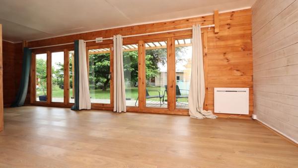 Maison de plain-pied, 107 m² habitables, grande dépendance, garage, terrain de 1870 m²