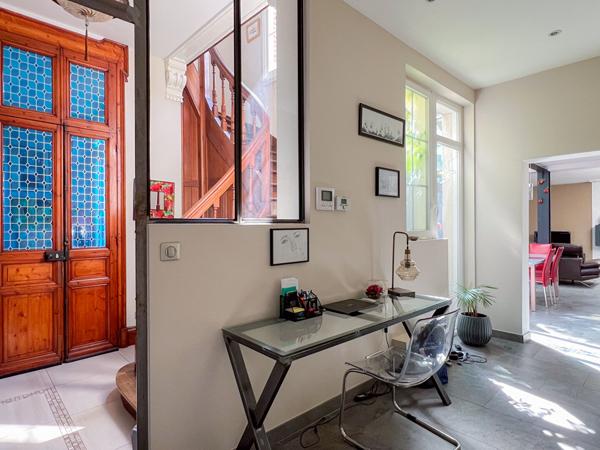 A vendre - Maison bourgeoise de 152 m², 5 chambres, avec cour et terrasse "Angers Centre/ André Leroy"