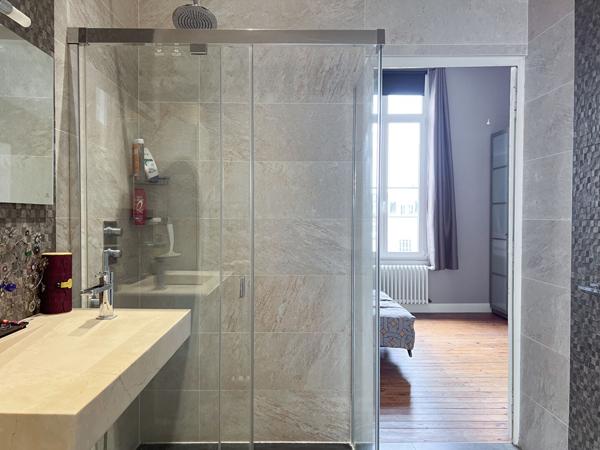 A vendre - Maison bourgeoise de 152 m², 5 chambres, avec cour et terrasse "Angers Centre/ André Leroy"
