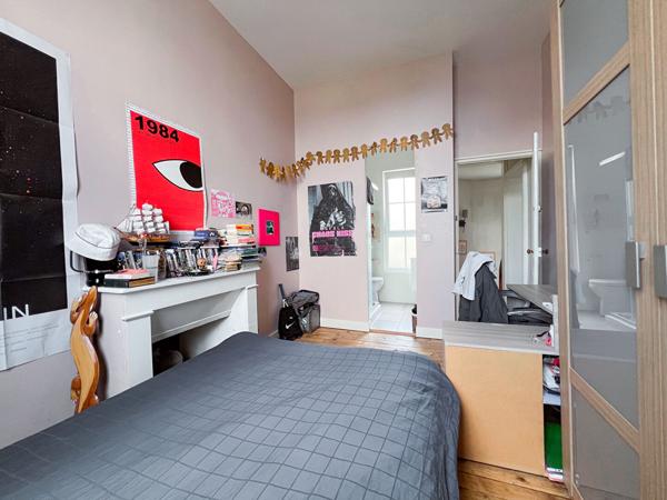 A vendre - Maison bourgeoise de 152 m², 5 chambres, avec cour et terrasse "Angers Centre/ André Leroy"