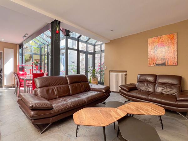 A vendre - Maison bourgeoise de 152 m², 5 chambres, avec cour et terrasse "Angers Centre/ André Leroy"