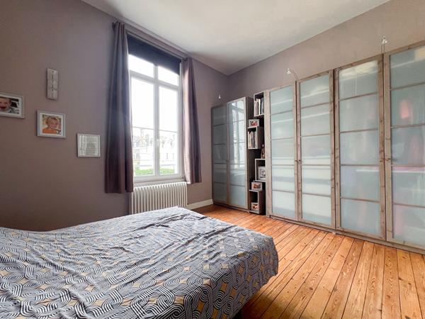 A vendre - Maison bourgeoise de 152 m², 5 chambres, avec cour et terrasse "Angers Centre/ André Leroy"