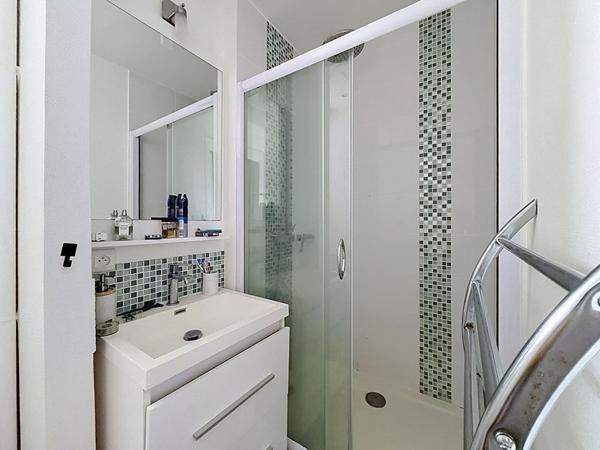 A Vendre Appartement Angers 2 pièces 44 m2, Doutre, balcon, grenier et place de parking