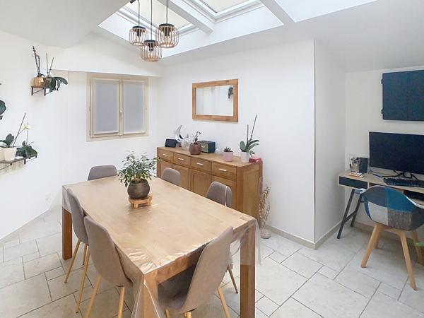 A vendre a Chateauneuf-sur-Sarthe, Maison moderne de 2008 avec beaux volumes !