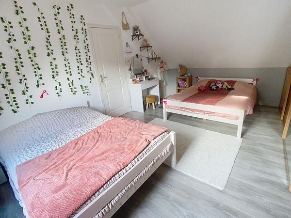 A vendre a Chateauneuf-sur-Sarthe, Maison moderne de 2008 avec beaux volumes !