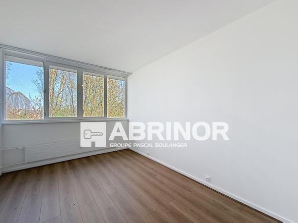 NOUVEAU BROUBAIX - T4 dans une résidence sécurisée - Terrasse - Cave et garage. ROUBAIX