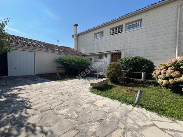 A VENDRE LAROQUE D OLMES grande Maison familiale avec atelier