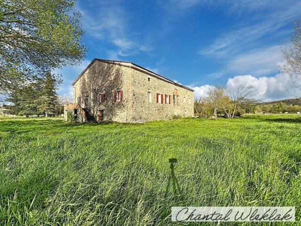 Maison en pierre à vendre corps de ferme à AUBENAS (07) - Terrain plat 1,4 ha