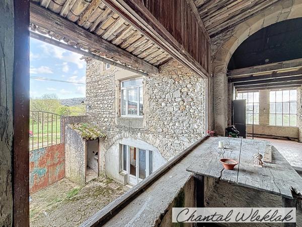 Maison en pierre à vendre corps de ferme à AUBENAS (07) - Terrain plat 1,4 ha