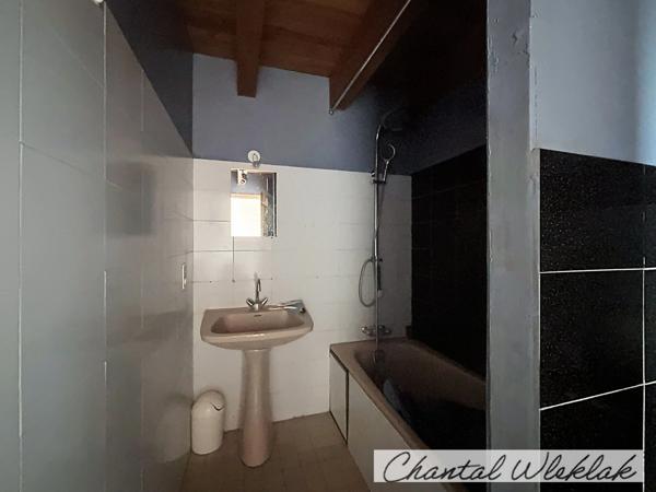 Maison en pierre à vendre corps de ferme à AUBENAS (07) - Terrain plat 1,4 ha