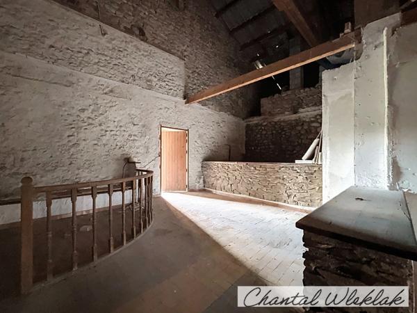 Maison en pierre à vendre corps de ferme à AUBENAS (07) - Terrain plat 1,4 ha