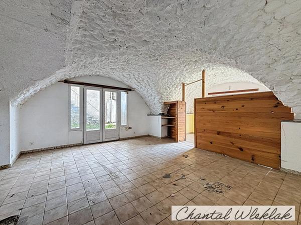 Maison en pierre à vendre corps de ferme à AUBENAS (07) - Terrain plat 1,4 ha