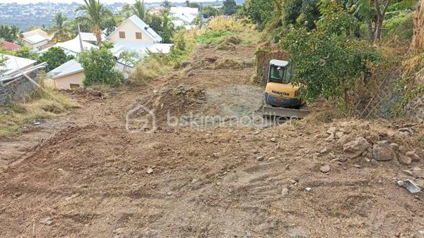 Terrain de 3 309 m²