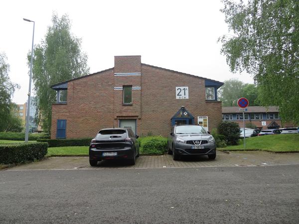 Situé à proximité des 2 Moulins, avenue de la Créativité à VILLENEUVE D'ASCQ, je suis un bureau de 36M² en rez-de-cha…