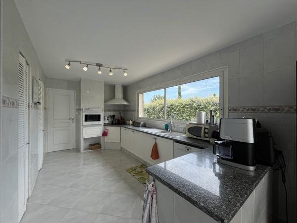 Maison à vendre 640 000 € Fabrègues 6 p 195 m² DPE C