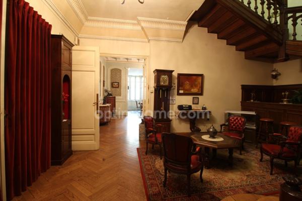 EXCEPTIONNEL ET RARE - APPARTEMENT BOURGEOIS - QUARTIER LONGCHAMP