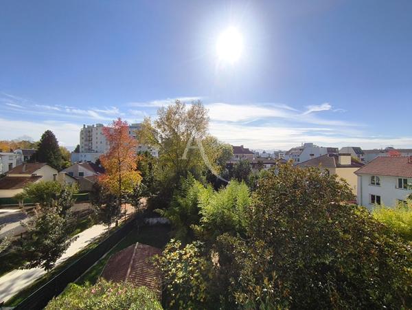 Pau,Appartement ,séjour double et 2 chambres,parking,ascenseur