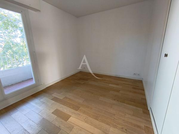 Pau,Appartement ,séjour double et 2 chambres,parking,ascenseur