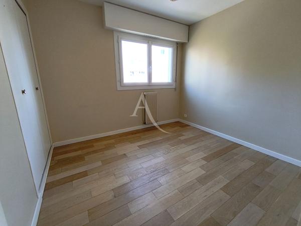 Pau,Appartement ,séjour double et 2 chambres,parking,ascenseur