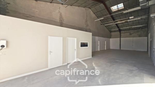 Dpt Saône et Loire (71), à louer proche de CHALON SUR SAONE Local artisanal de 145 m² avec parking