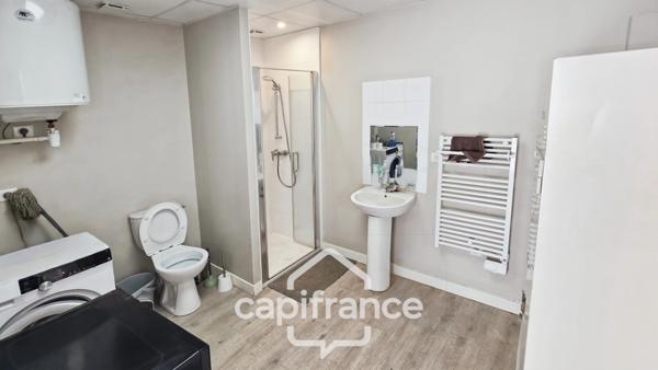 Dpt Saône et Loire (71), à louer proche de CHALON SUR SAONE Local artisanal de 145 m² avec parking