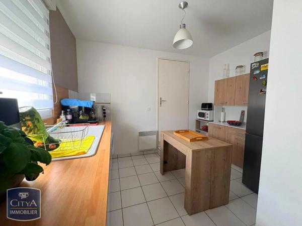 Maison à louer 3 pièces 68.41m² Gond-Pontouvre (16160)
