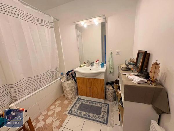 Maison à louer 3 pièces 68.41m² Gond-Pontouvre (16160)