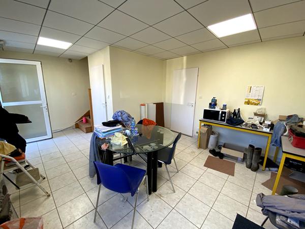 A LOUER : local d'activité d'environ 220 m2 - OUEST de NANTES