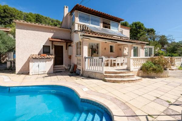 Maison familiale avec dépendance